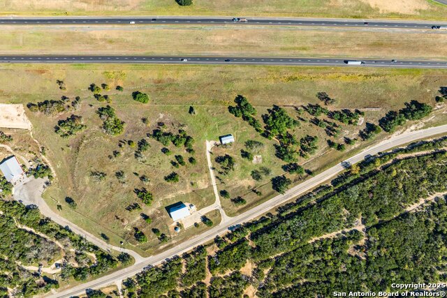 Listing photo id 24 for 609 Fm 289