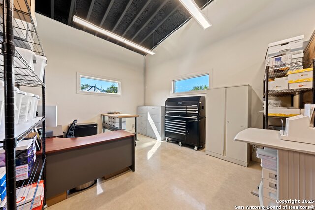 Listing photo id 6 for 609 Fm 289
