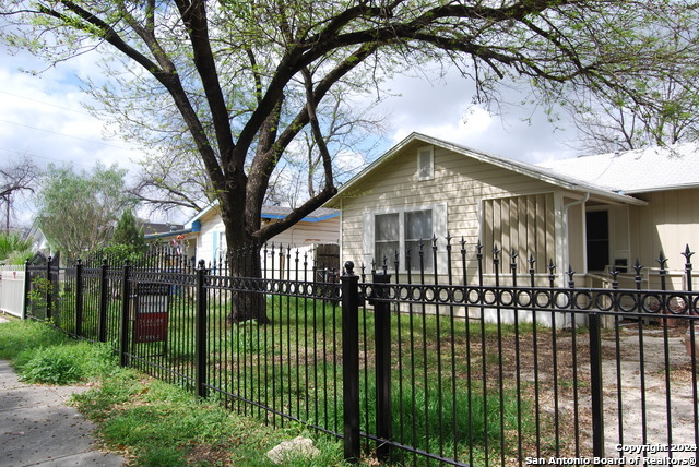 Details for 1823 Clower  , San Antonio, TX 78201