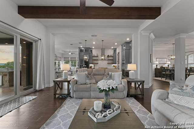 Image 10 of 43 For 632 Carson Rdg