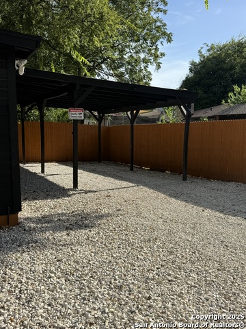 Image 18 of 21 For 703 San Augustine