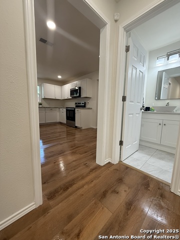 Image 3 of 21 For 703 San Augustine