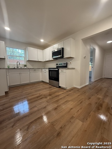 Image 9 of 21 For 703 San Augustine