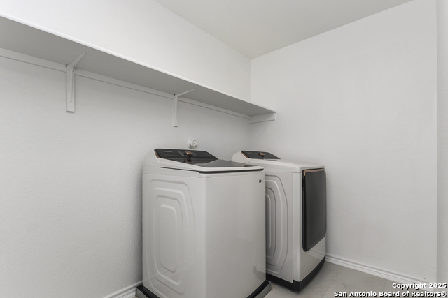 Listing photo id 13 for 10643 Military Dr Unit 70 W
