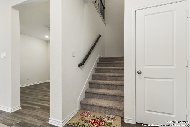 Listing photo id 23 for 10643 Military Dr Unit 70 W