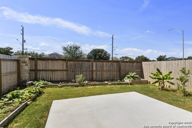 Listing photo id 36 for 10643 Military Dr Unit 70 W