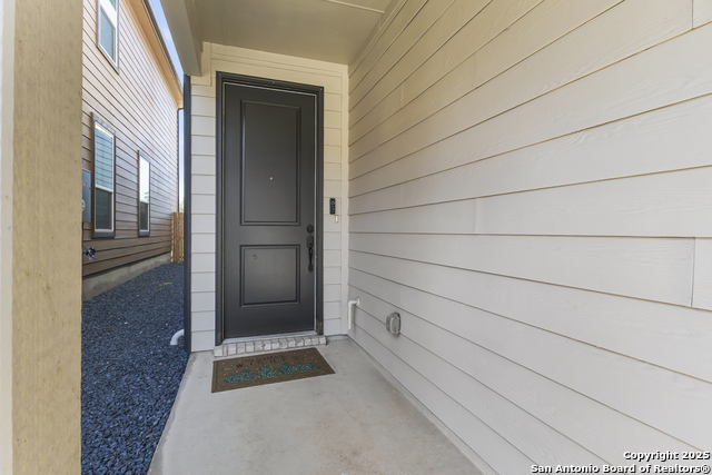 Listing photo id 3 for 10643 Military Dr Unit 70 W