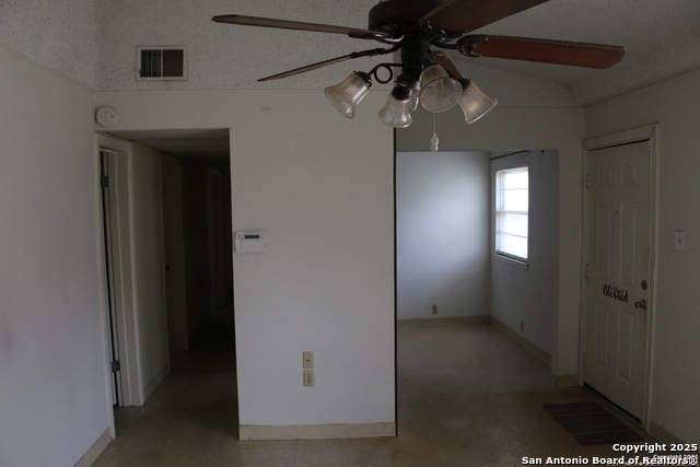 Image 18 of 21 For 2911 Cumbre