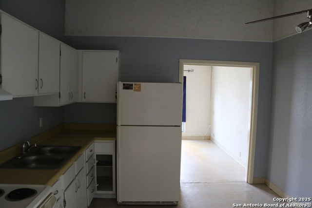 Image 8 of 21 For 2911 Cumbre