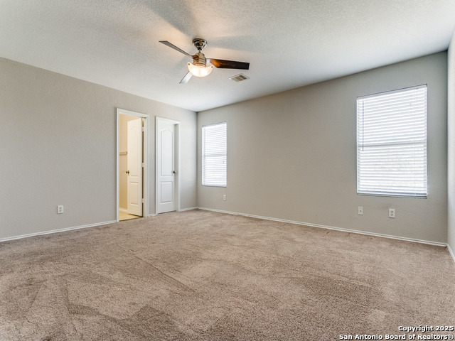 Listing photo id 11 for 3106 Carswell Bend