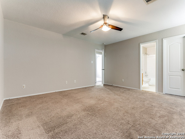 Listing photo id 12 for 3106 Carswell Bend