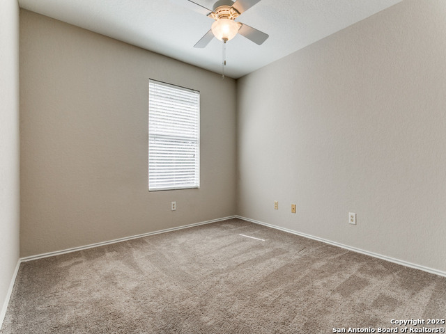 Listing photo id 16 for 3106 Carswell Bend