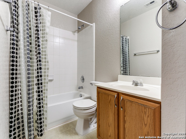 Listing photo id 17 for 3106 Carswell Bend