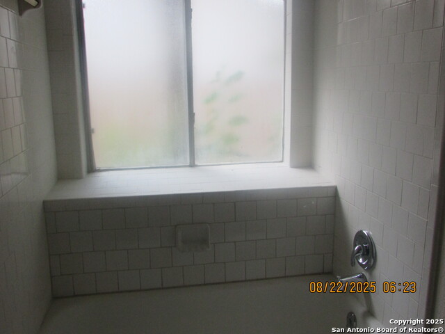 Image 29 of 31 For 6003 Broadmeadow