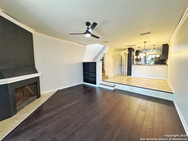 Image 7 of 18 For 11815 Vance Jackson  3106