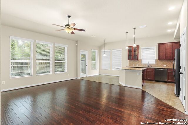 Image 13 of 42 For 25151 Buttermilk Ln