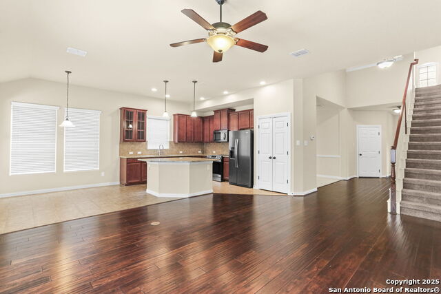 Image 17 of 42 For 25151 Buttermilk Ln