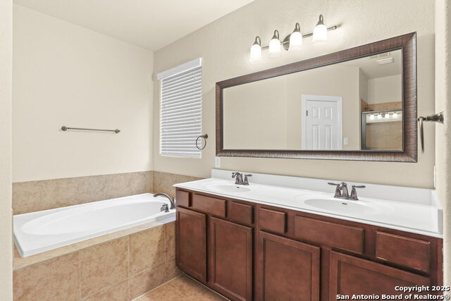 Image 21 of 42 For 25151 Buttermilk Ln
