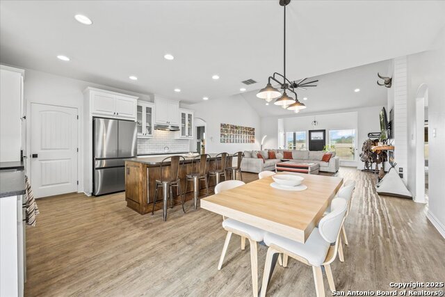 Listing photo id 8 for 475 County Road 240