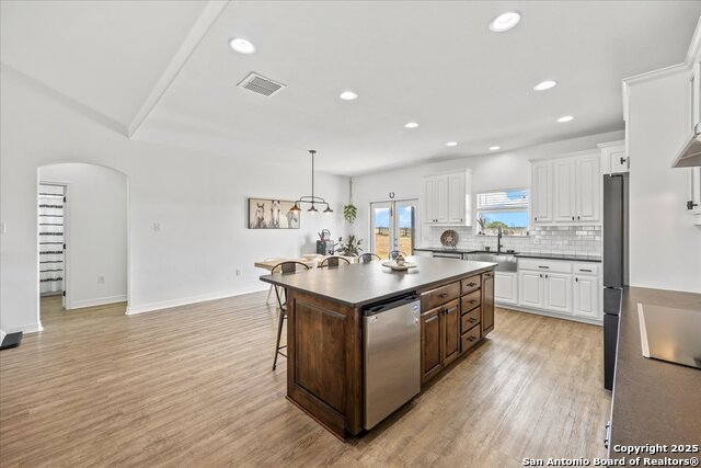 Listing photo id 11 for 475 County Road 240