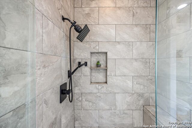 Listing photo id 18 for 475 County Road 240