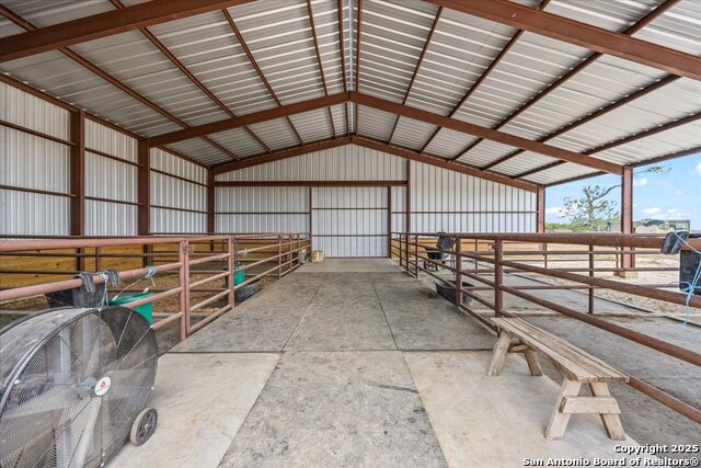 Listing photo id 33 for 475 County Road 240