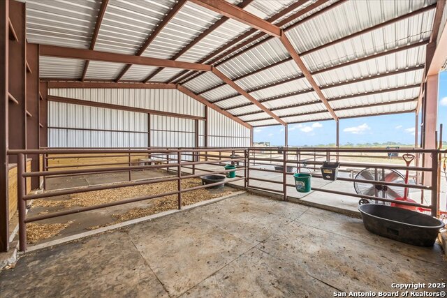 Listing photo id 34 for 475 County Road 240