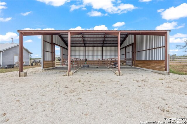 Listing photo id 35 for 475 County Road 240