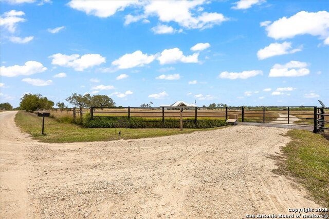 Listing photo id 37 for 475 County Road 240