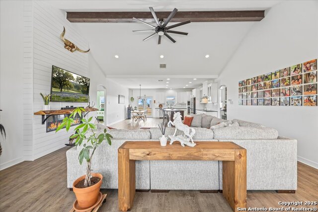 Listing photo id 2 for 475 County Road 240