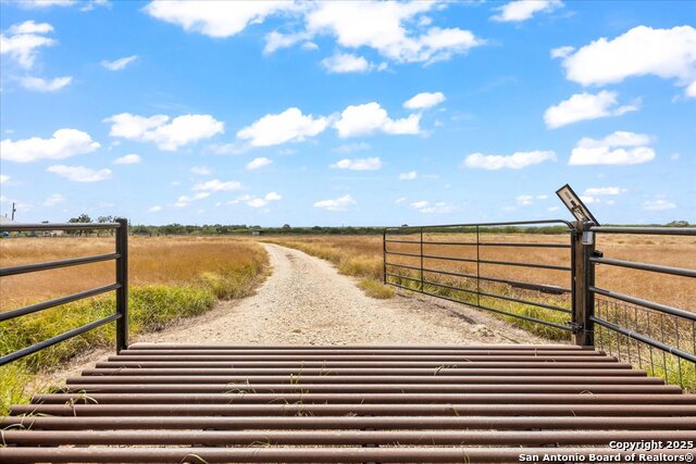 Listing photo id 38 for 475 County Road 240