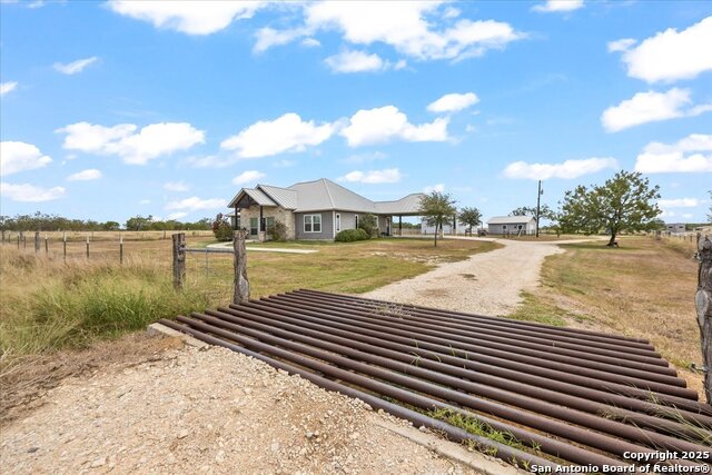 Listing photo id 39 for 475 County Road 240