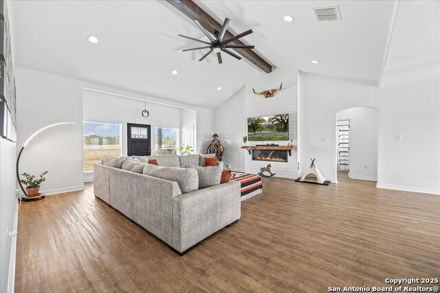 Listing photo id 4 for 475 County Road 240