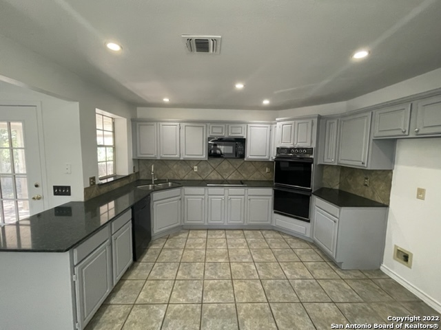 Image 10 of 16 For 822 Amberstone