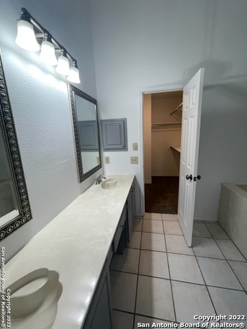 Image 7 of 16 For 822 Amberstone