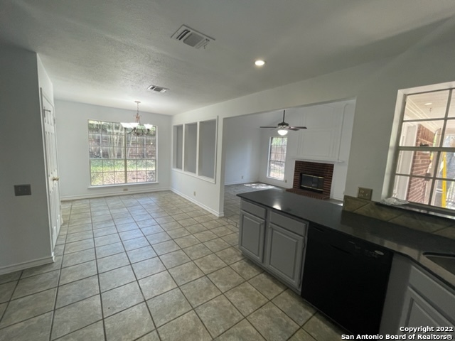 Image 9 of 16 For 822 Amberstone