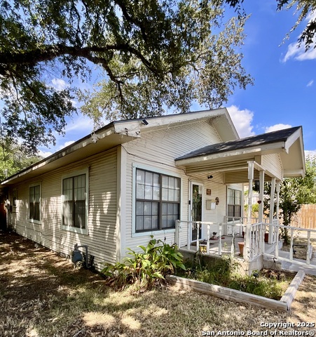 Details for 205 Carter E, Beeville, TX 78102