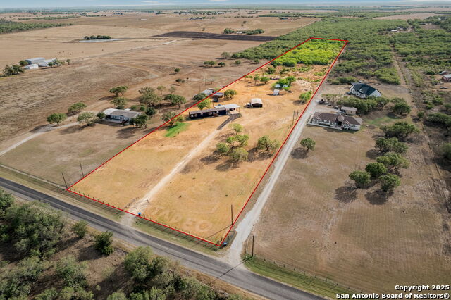 Details for 1130 County Road 101, Floresville, TX 78114