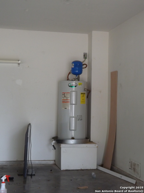 Image 10 of 17 For 1208 Creek Knoll