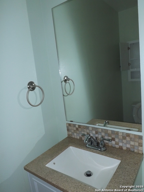 Image 6 of 17 For 1208 Creek Knoll