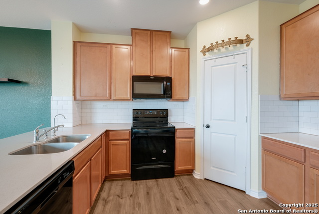 Image 14 of 21 For 4447 Tivoli  