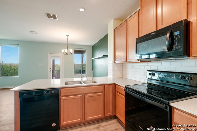 Image 15 of 21 For 4447 Tivoli  