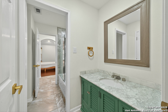 Image 22 of 28 For 18743 Danforth