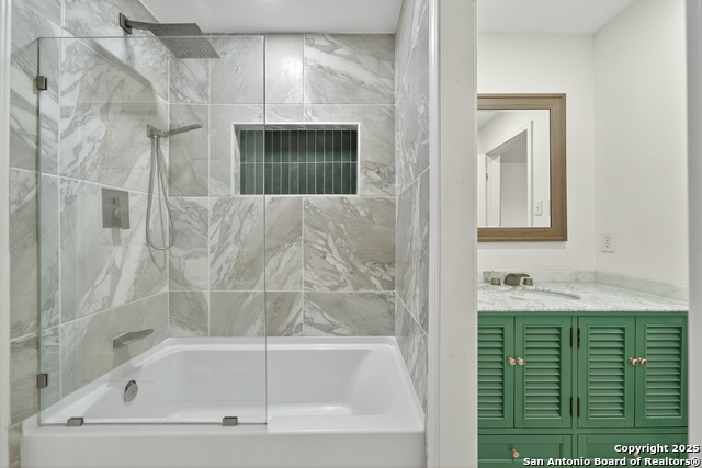 Image 23 of 28 For 18743 Danforth