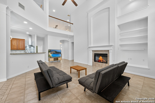 Image 5 of 28 For 18743 Danforth