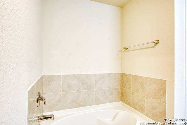 Image 21 of 37 For 8037 Falcon Meadow Dr