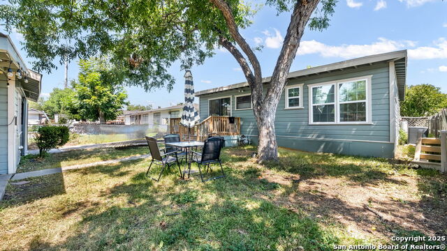 Image 16 of 18 For 1722 Alametos