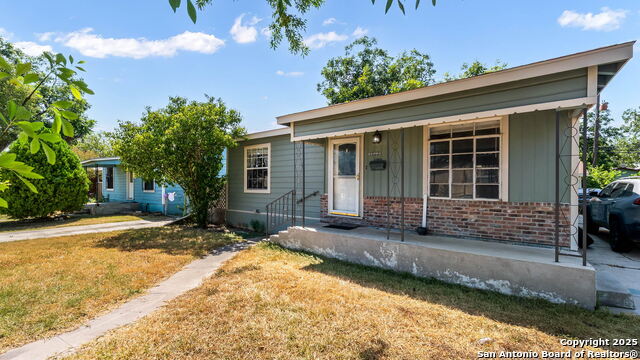 Image 2 of 18 For 1722 Alametos