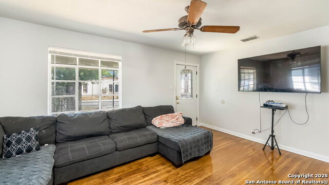 Image 5 of 18 For 1722 Alametos