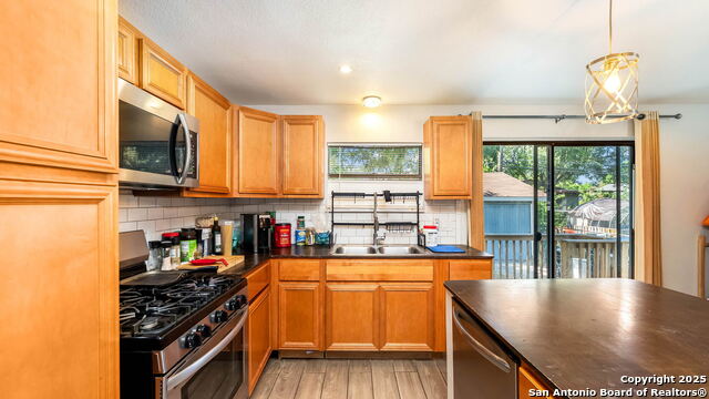 Image 7 of 18 For 1722 Alametos